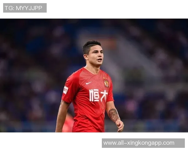 科尔强调稳健与基本功的重要性避免单手传球失误影响比赛表现