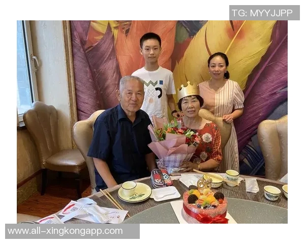 今天是郑浩乾的生日让我们共同祝福他快乐与幸福永伴